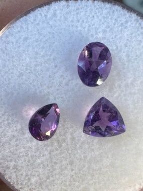 1.95ct genuine loor amethyst in gem jar